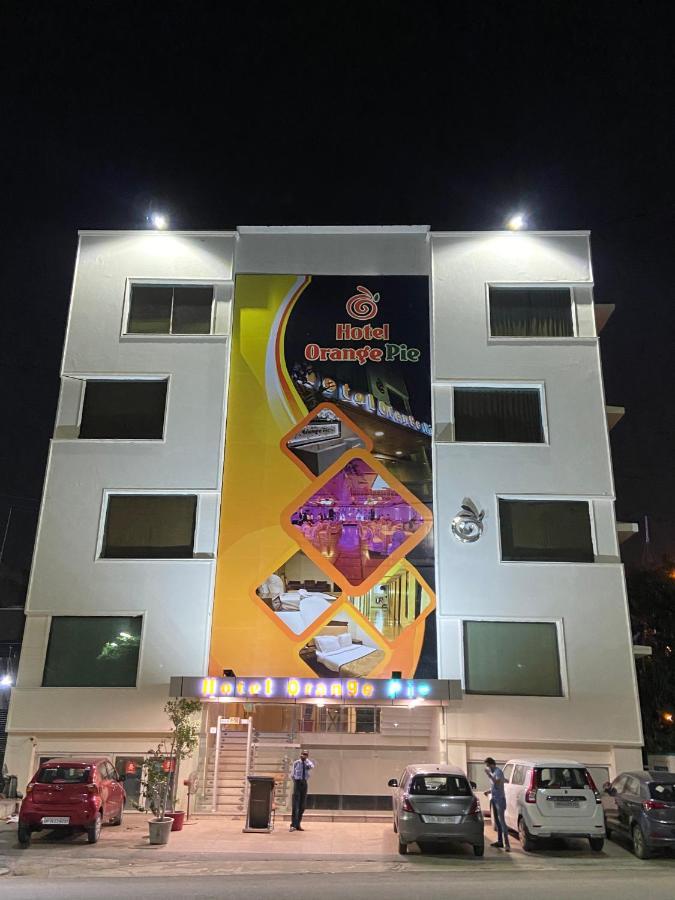 Edition O 30050 Orange Pie Hotel Noida Exterior photo