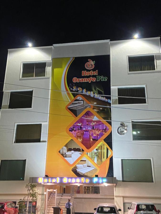 Edition O 30050 Orange Pie Hotel Noida Exterior photo